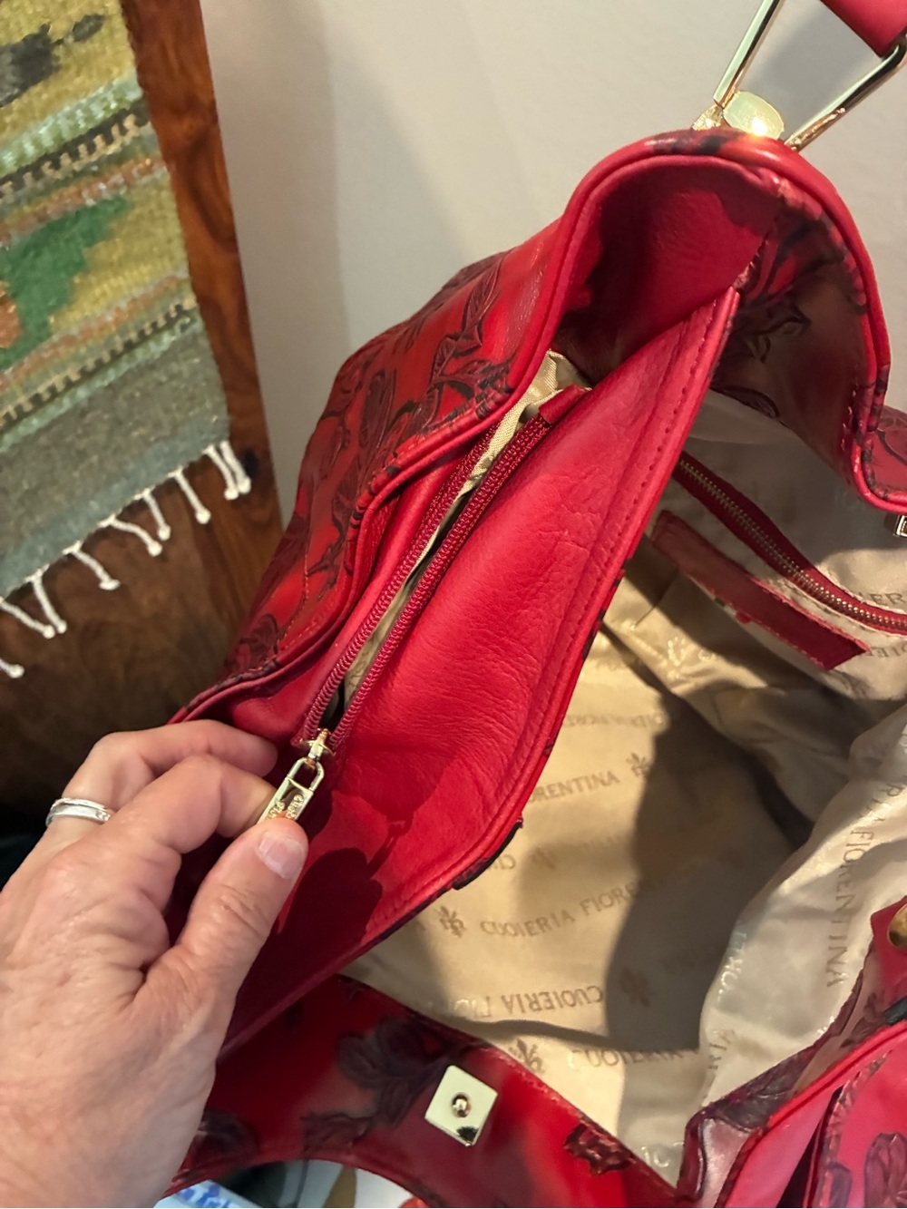 CUOIERIA FIORENTINA Red Floral Embossed Braided-Handle Hobo leather Bag. - Picture 10 of 13